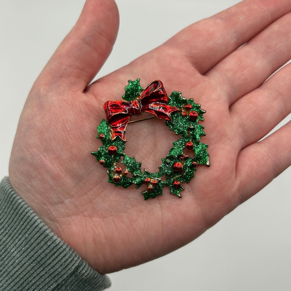 Vintage Christmas Wreath Brooch Pin Green Glitter Red Bow Gold Toneβ Holiday